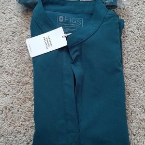 Caribean Blue FiGs top